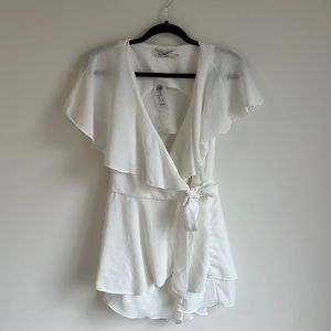 Do+Be White Wrap Romper Size Large NWT